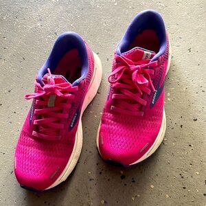 Women’s Brooks ghost 14 running shoes, size 6. Used.